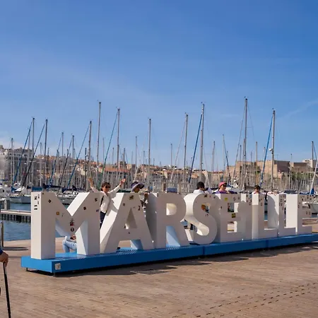 La Pitcholine, Avec Balcon Au Vieux Port